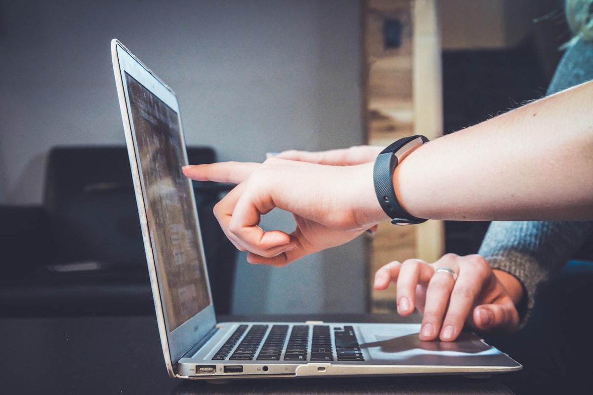 The Complete Guide to Virtual Assistant Services for Small Businesses